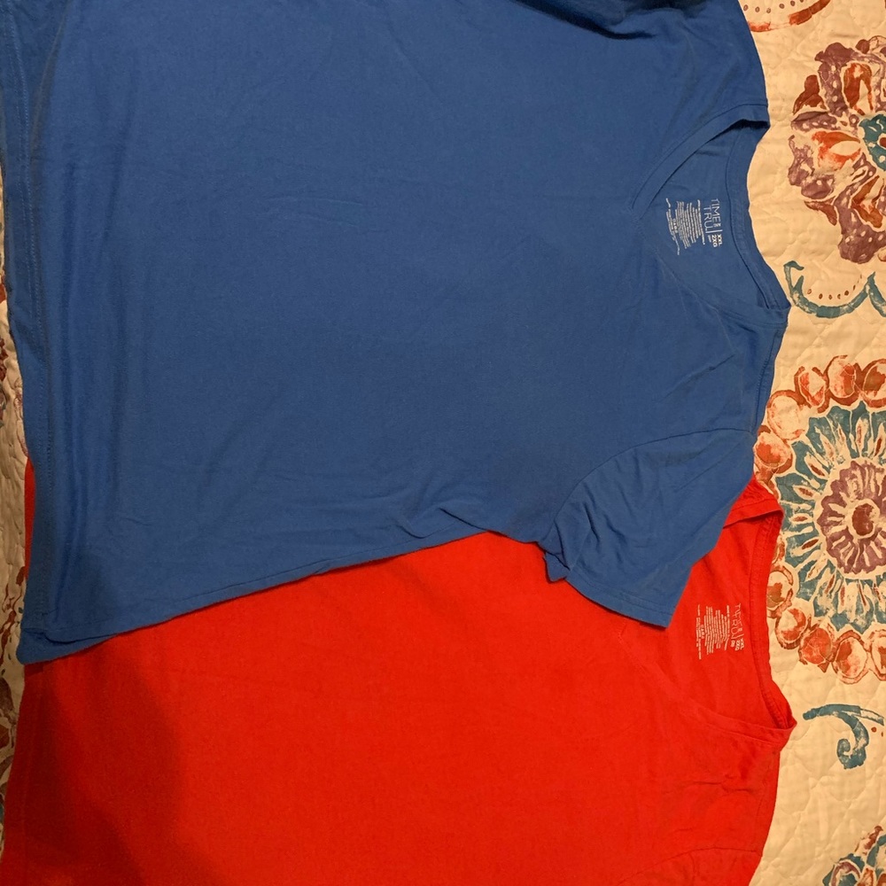 2 one red one blue 2xl time and tru tees